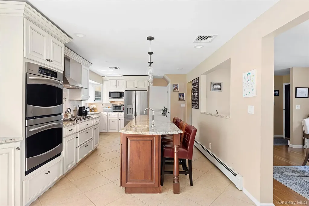 41 Evelyn Drive Bethpage NY 11714