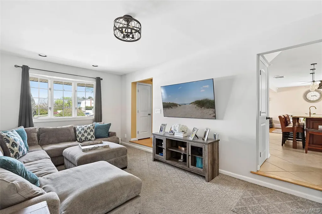 41 Evelyn Drive Bethpage NY 11714