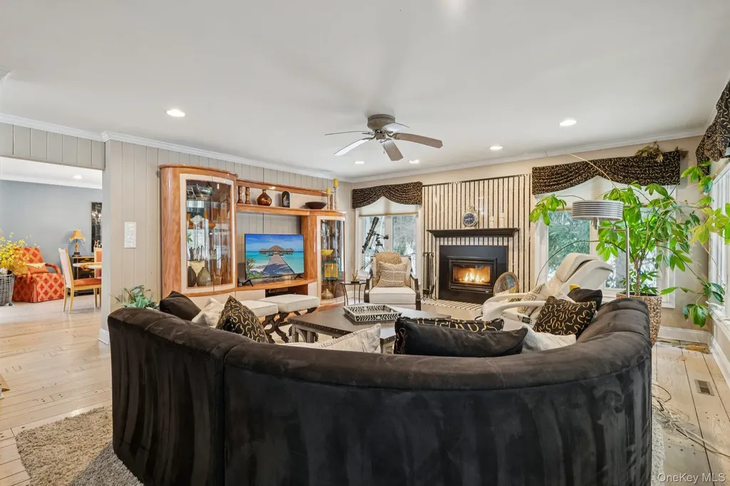37 Bridle Path Nissequogue NY 11780