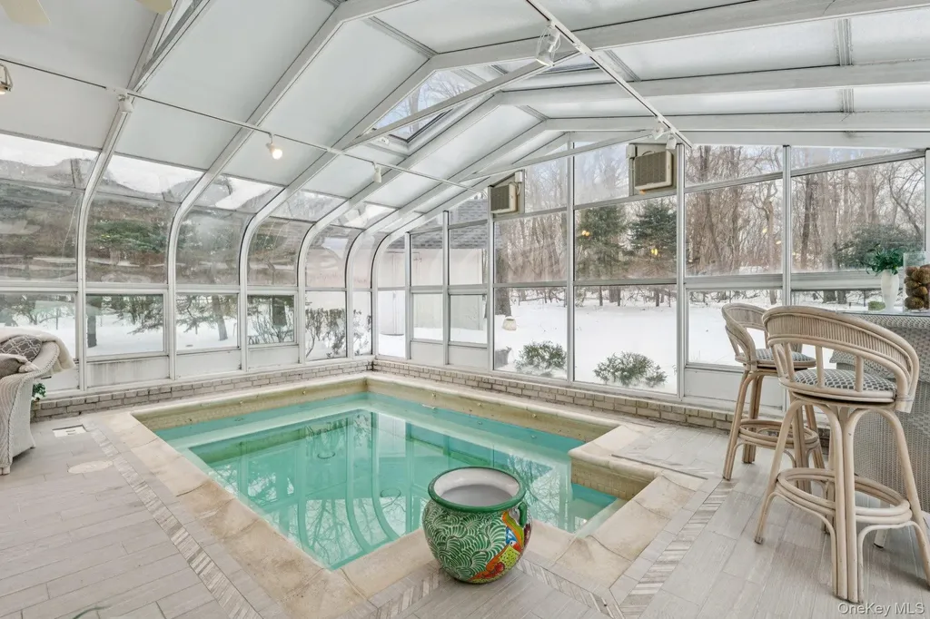 37 Bridle Path Nissequogue NY 11780
