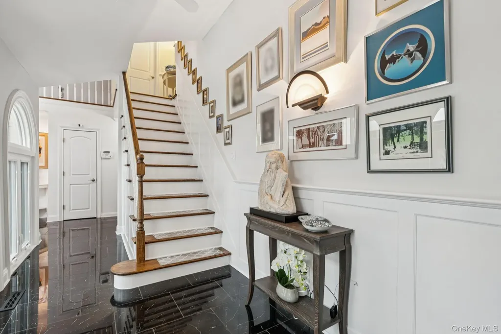 37 Bridle Path Nissequogue NY 11780