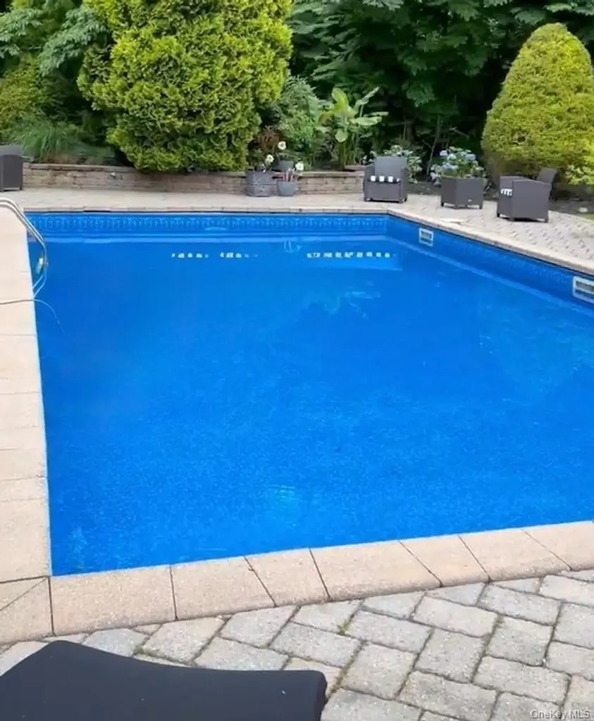 37 Bridle Path Nissequogue NY 11780