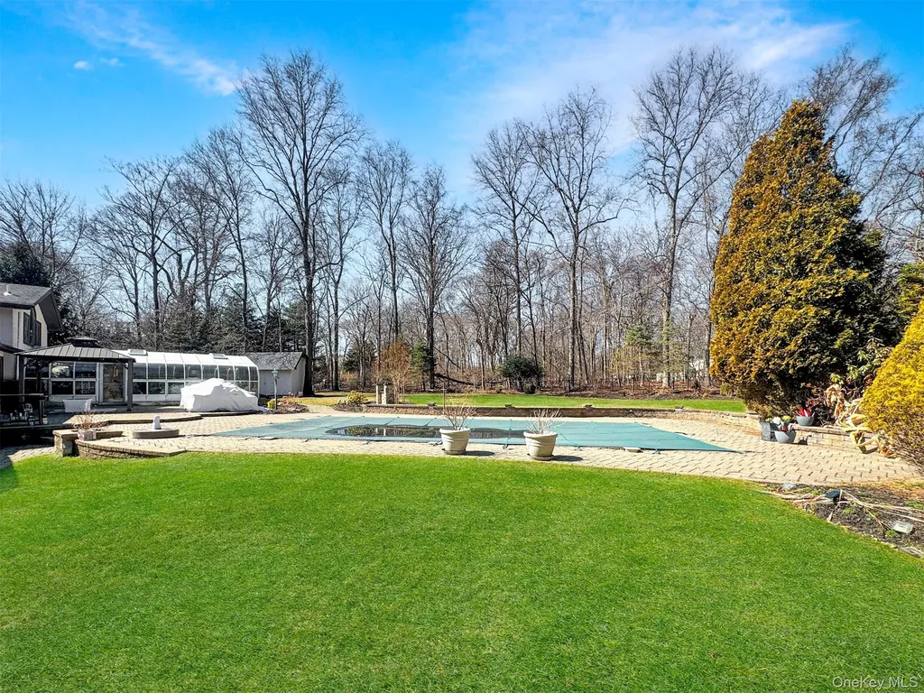 37 Bridle Path Nissequogue NY 11780