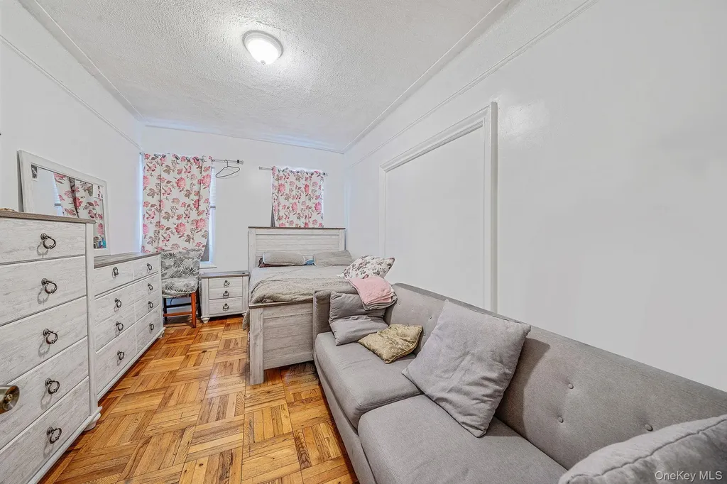 10876 38th Avenue Corona NY 11368