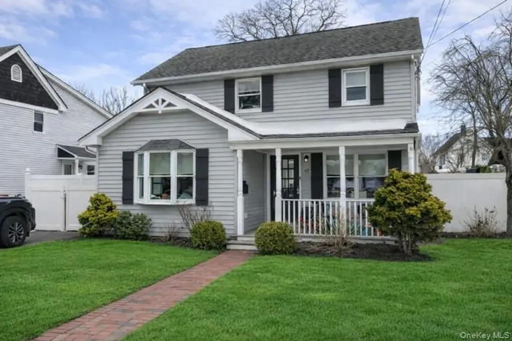 47 Smith Avenue Islip NY 11751