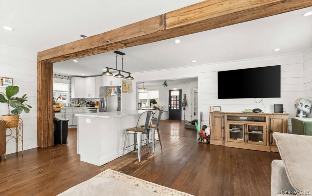 47 Smith Avenue Islip NY 11751