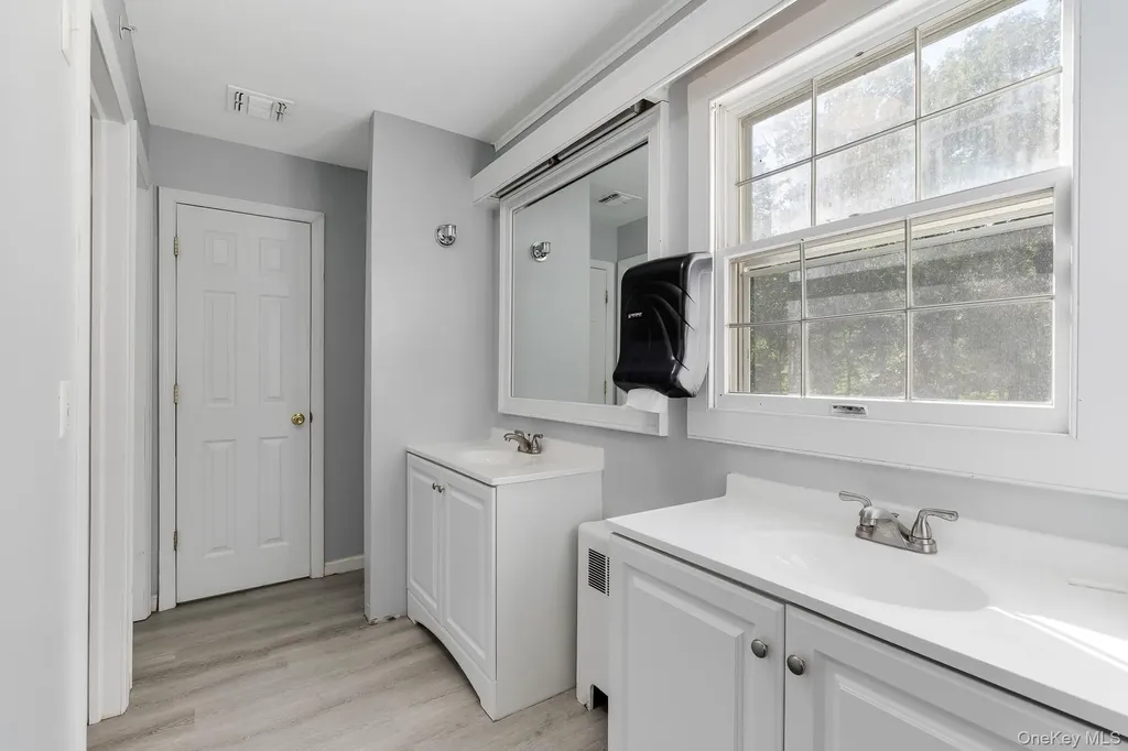 996 Haverstraw Road Suffern NY 10901