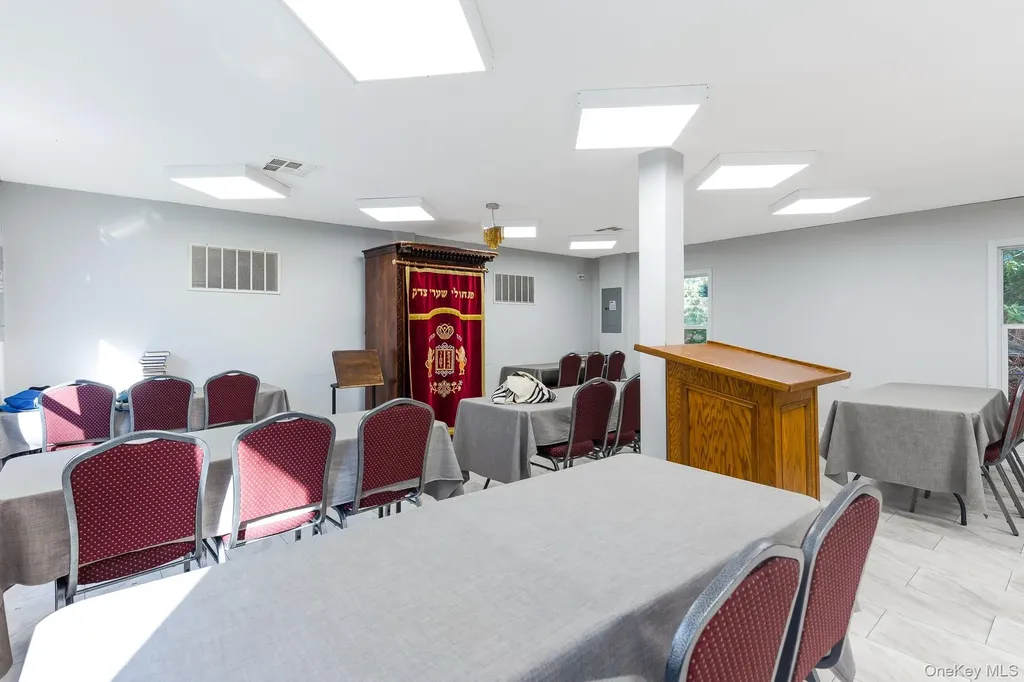 996 Haverstraw Road Suffern NY 10901