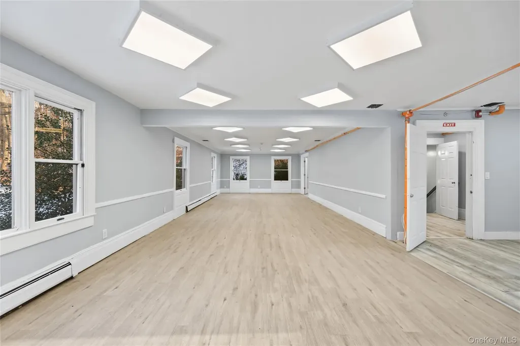 996 Haverstraw Road Suffern NY 10901