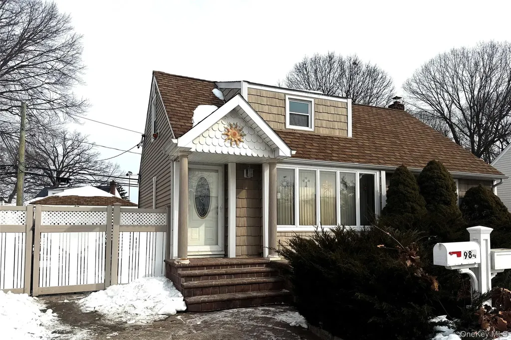 984 Shelburne Drive Franklin Square NY 11010