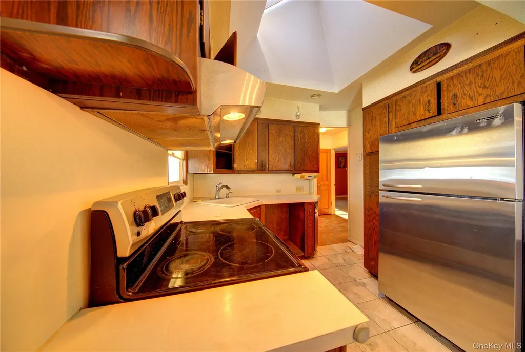 984 Shelburne Drive Franklin Square NY 11010