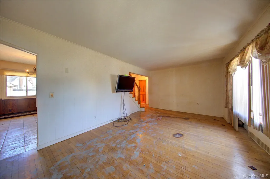 984 Shelburne Drive Franklin Square NY 11010