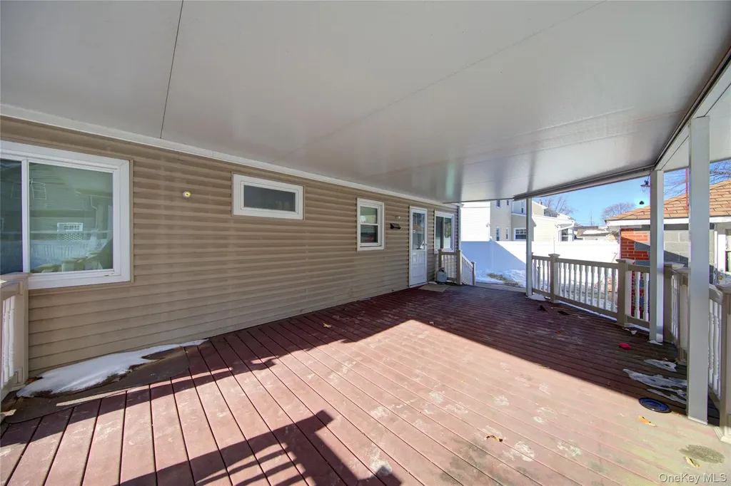 984 Shelburne Drive Franklin Square NY 11010