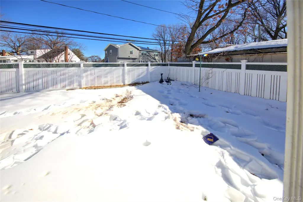 984 Shelburne Drive Franklin Square NY 11010