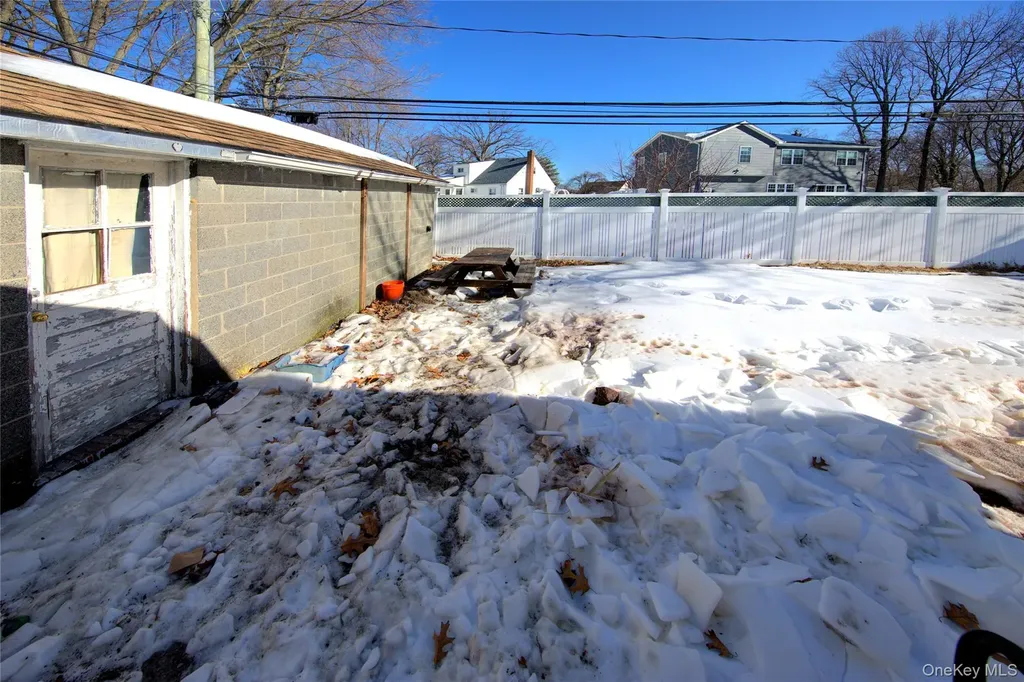 984 Shelburne Drive Franklin Square NY 11010