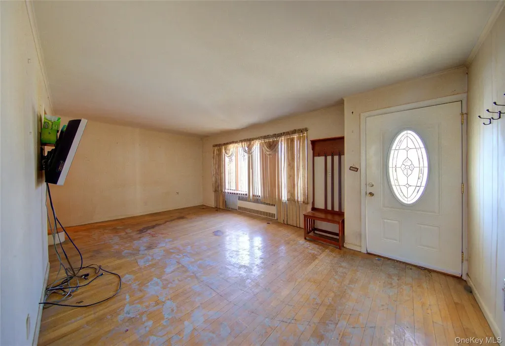 984 Shelburne Drive Franklin Square NY 11010