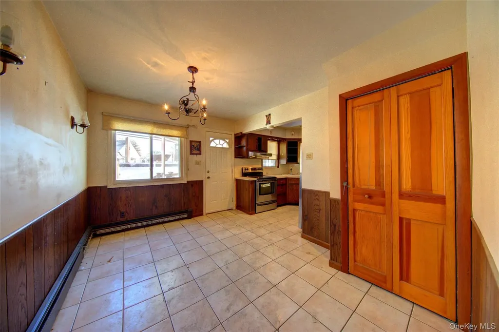 984 Shelburne Drive Franklin Square NY 11010