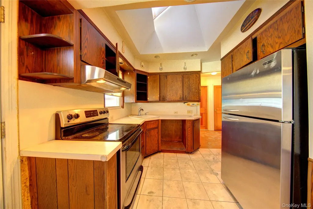 984 Shelburne Drive Franklin Square NY 11010