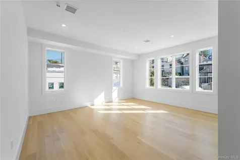 156 Palisade Street Dobbs Ferry NY 10522