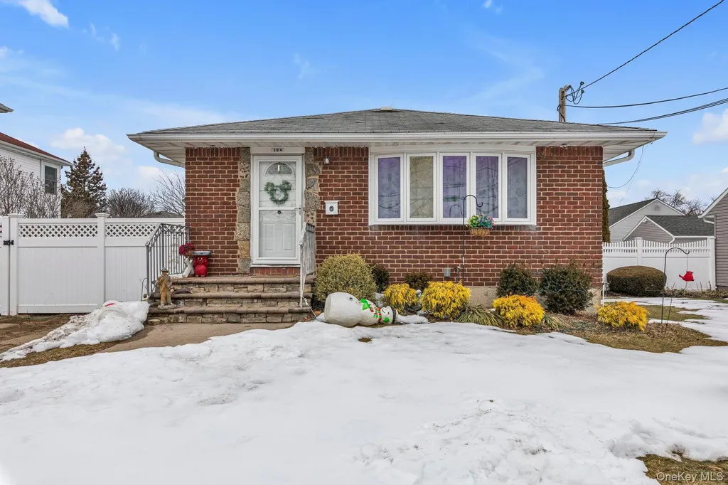 104 Meade Avenue Bethpage NY 11714