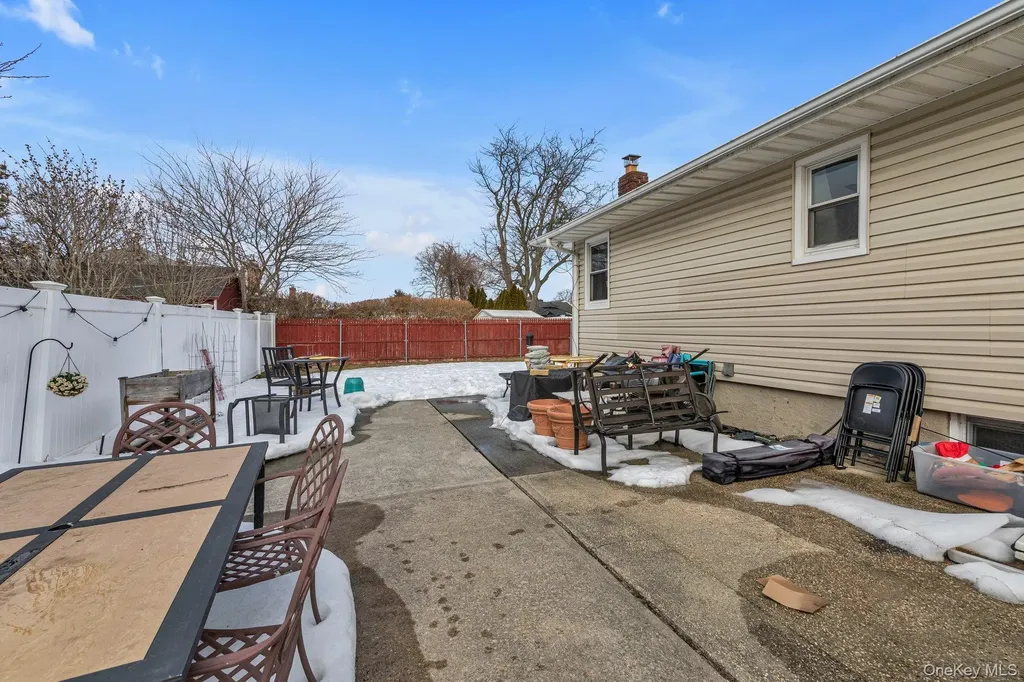 104 Meade Avenue Bethpage NY 11714