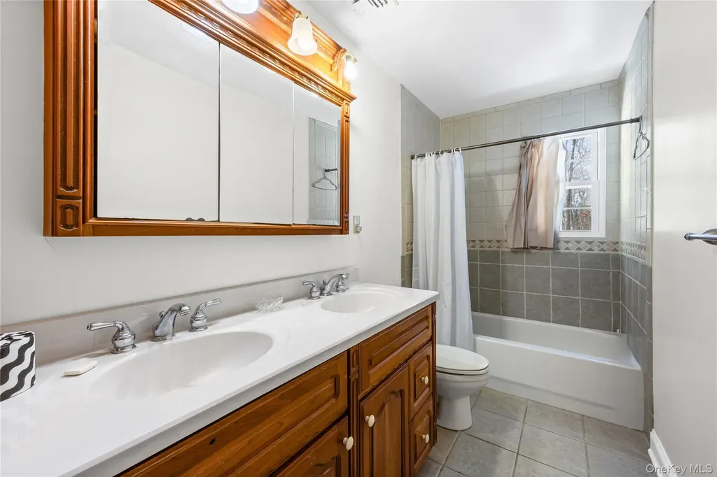 68 Crystal Beach Boulevard Moriches NY 11955
