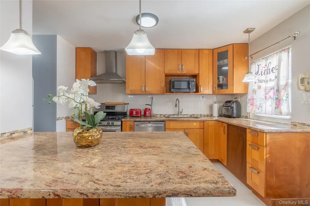 25708 147th Avenue Rosedale NY 11422