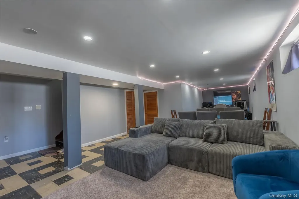 25708 147th Avenue Rosedale NY 11422