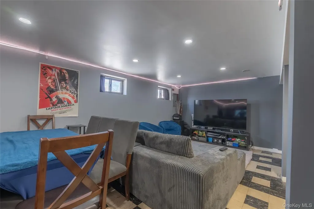 25708 147th Avenue Rosedale NY 11422