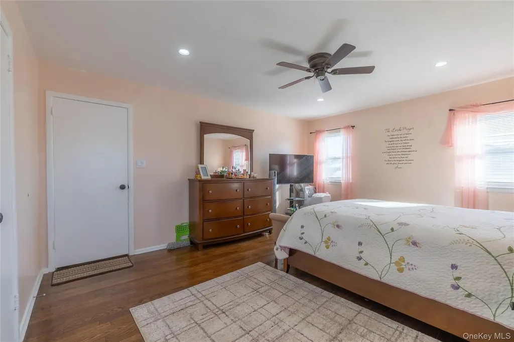 25708 147th Avenue Rosedale NY 11422