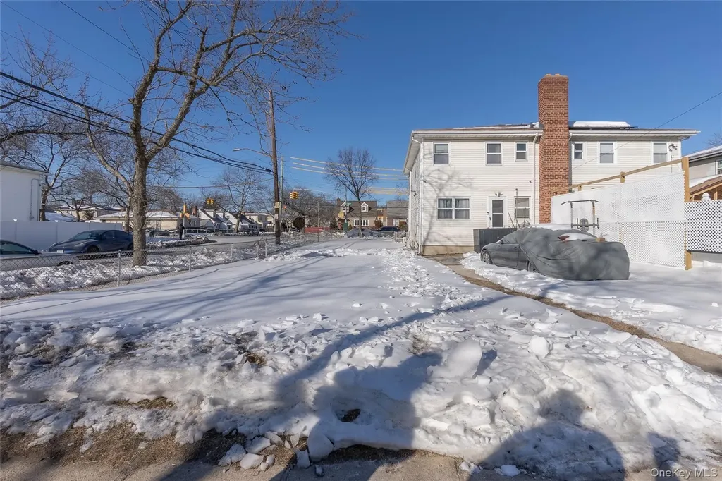 25708 147th Avenue Rosedale NY 11422