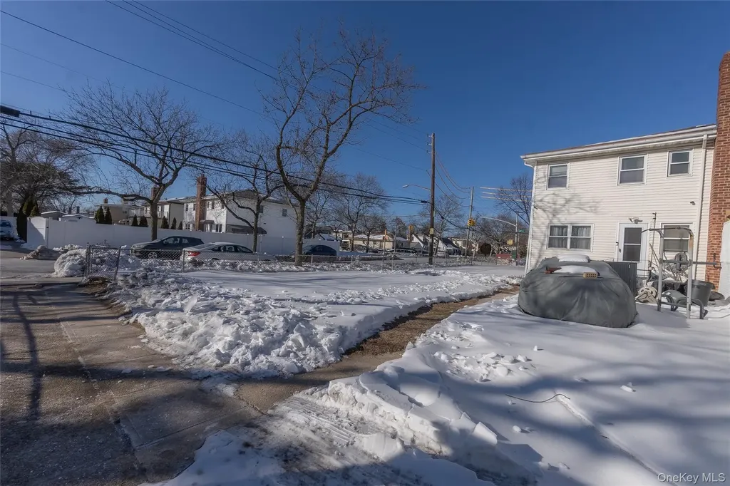 25708 147th Avenue Rosedale NY 11422