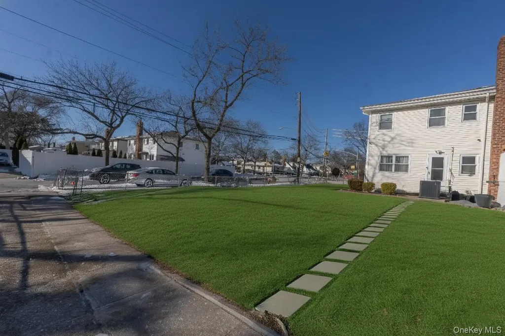 25708 147th Avenue Rosedale NY 11422