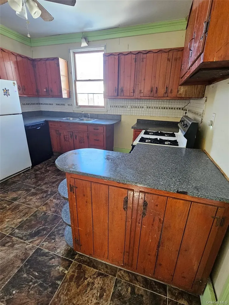 156 N Clinton Street N Poughkeepsie NY 12601