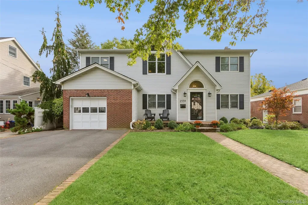 2539 Washington Avenue Oceanside NY 11572