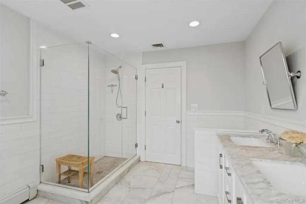 2539 Washington Avenue Oceanside NY 11572