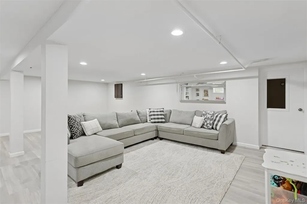 2539 Washington Avenue Oceanside NY 11572