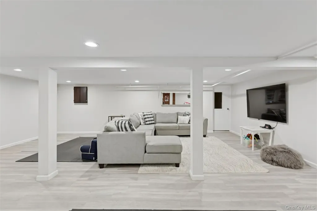 2539 Washington Avenue Oceanside NY 11572