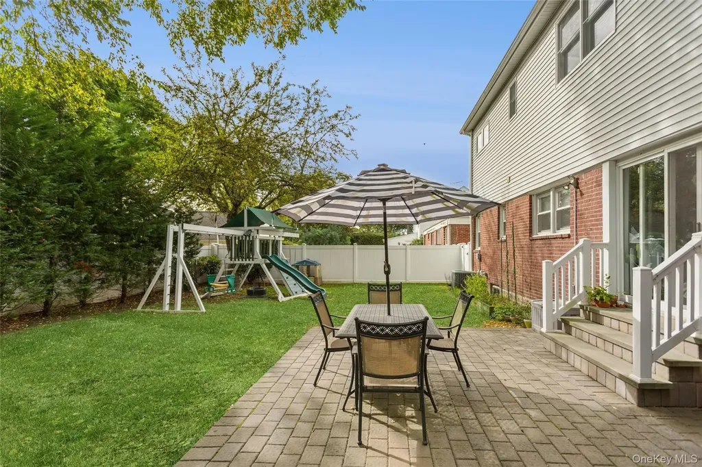 2539 Washington Avenue Oceanside NY 11572