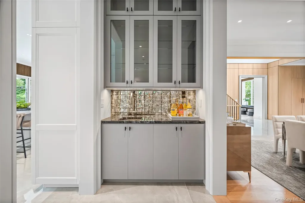 7 Mirrielees Road Great Neck NY 11021