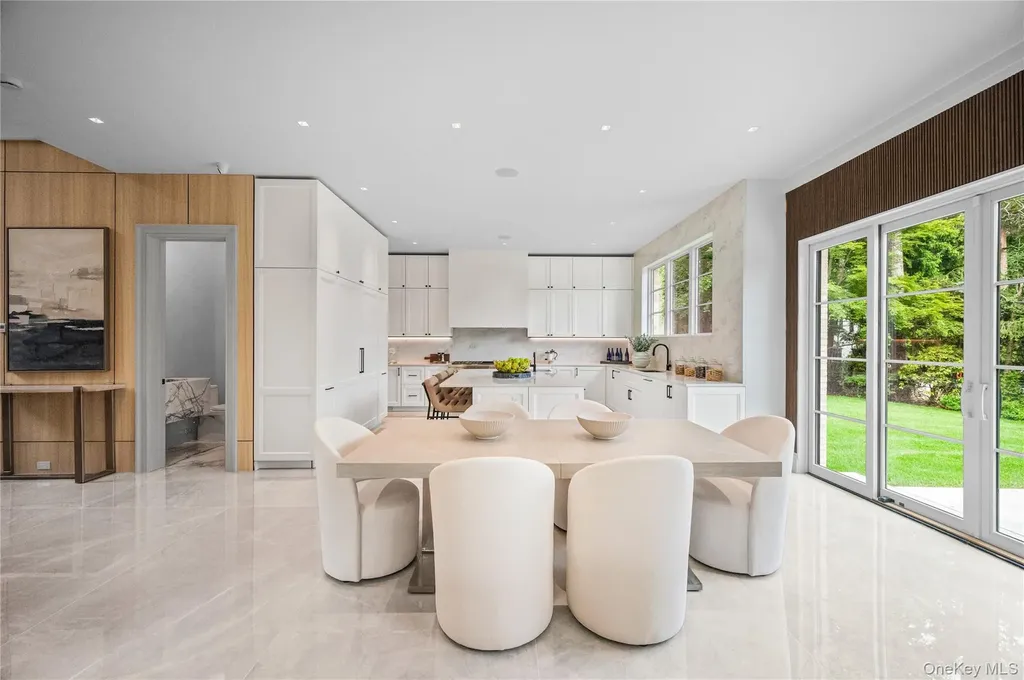 7 Mirrielees Road Great Neck NY 11021