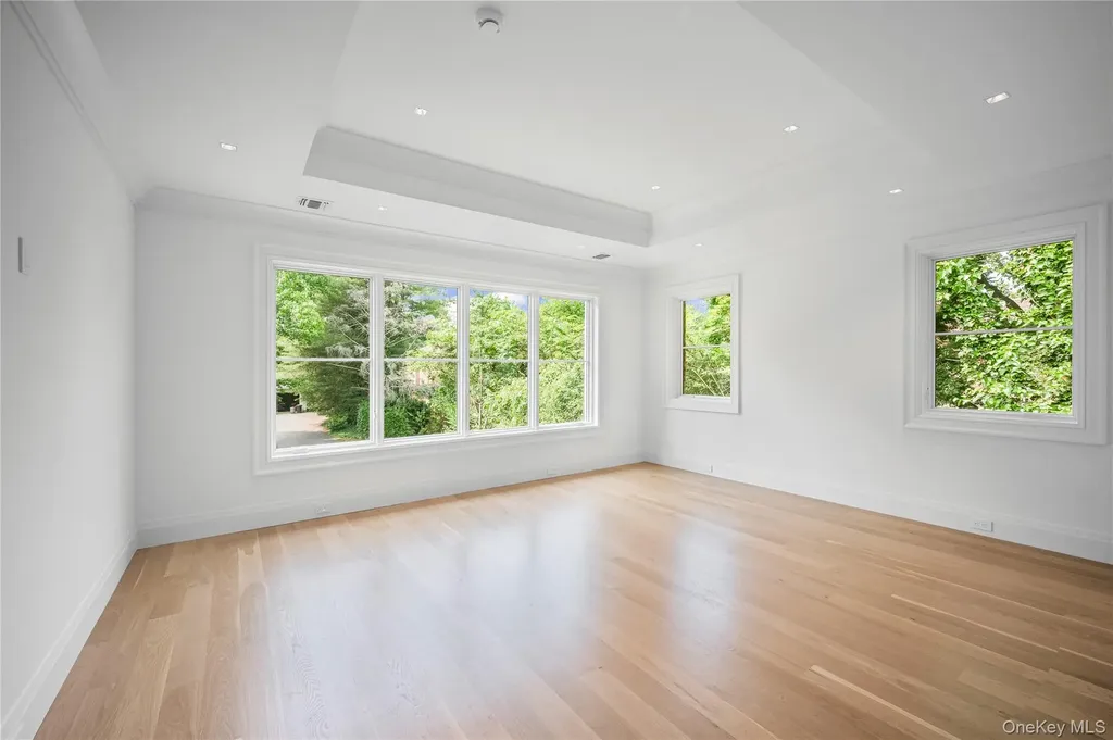 7 Mirrielees Road Great Neck NY 11021