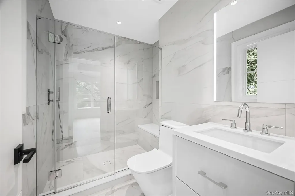 7 Mirrielees Road Great Neck NY 11021