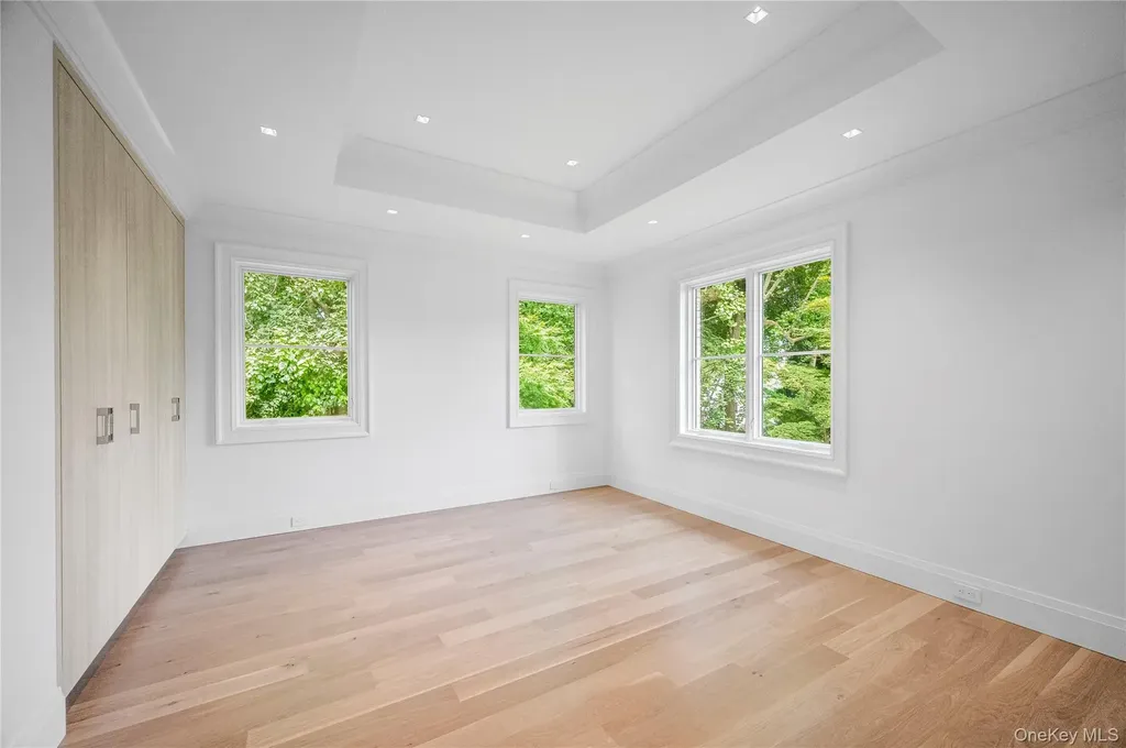 7 Mirrielees Road Great Neck NY 11021