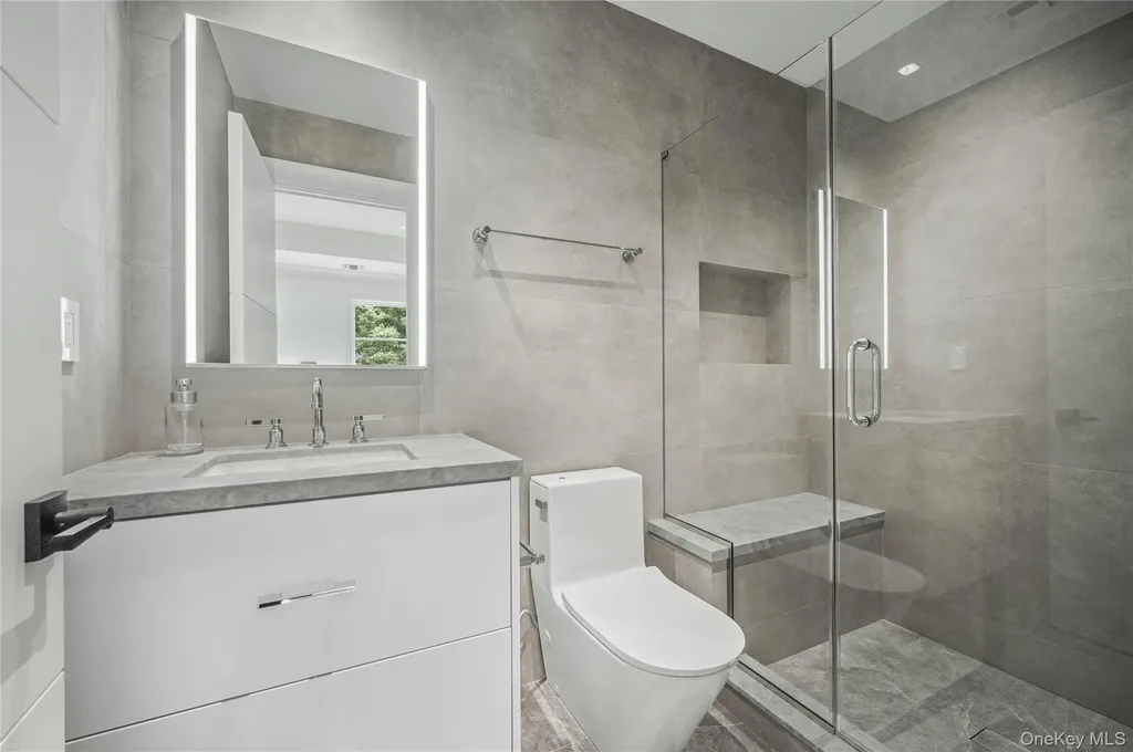 7 Mirrielees Road Great Neck NY 11021