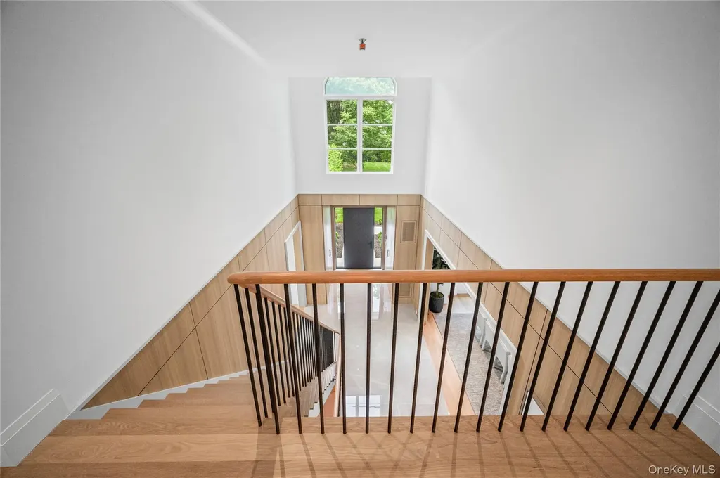 7 Mirrielees Road Great Neck NY 11021