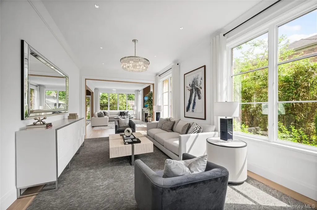 7 Mirrielees Road Great Neck NY 11021