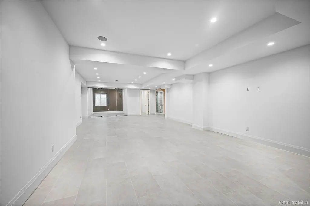 7 Mirrielees Road Great Neck NY 11021