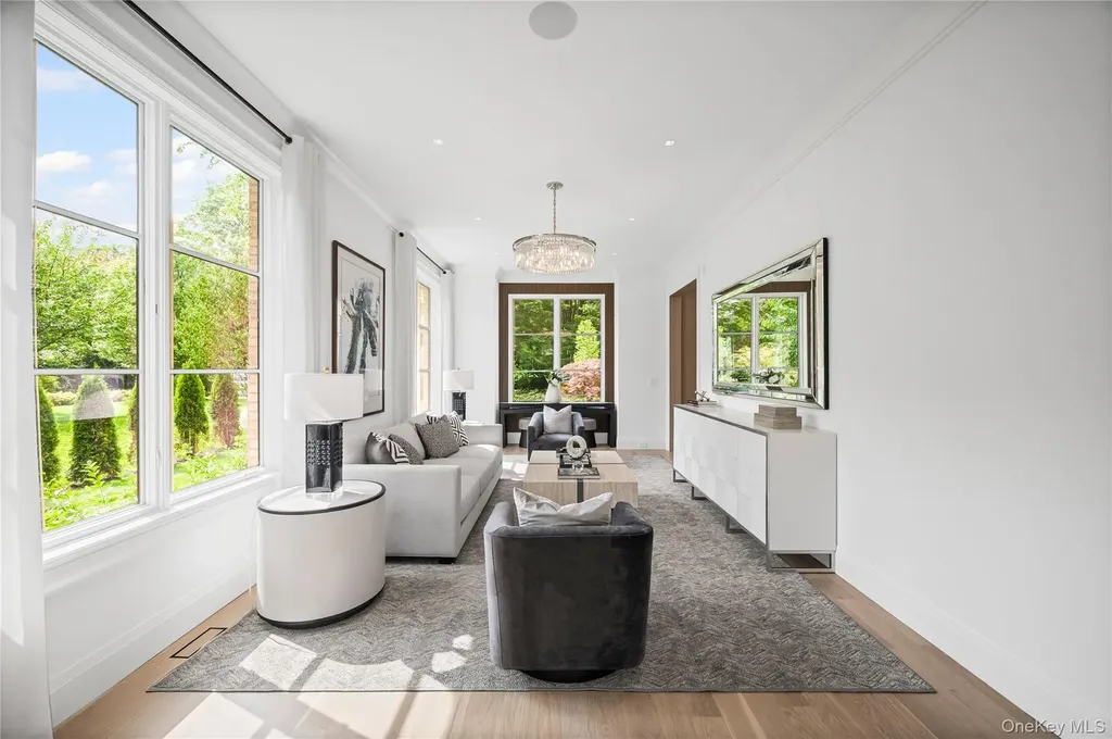 7 Mirrielees Road Great Neck NY 11021