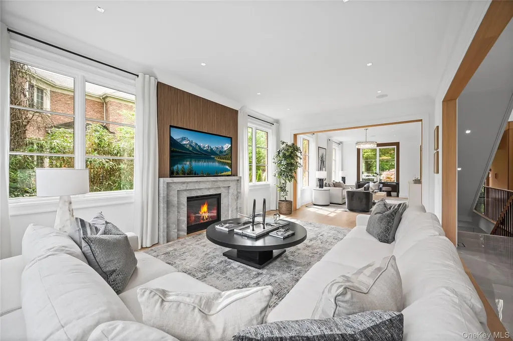 7 Mirrielees Road Great Neck NY 11021